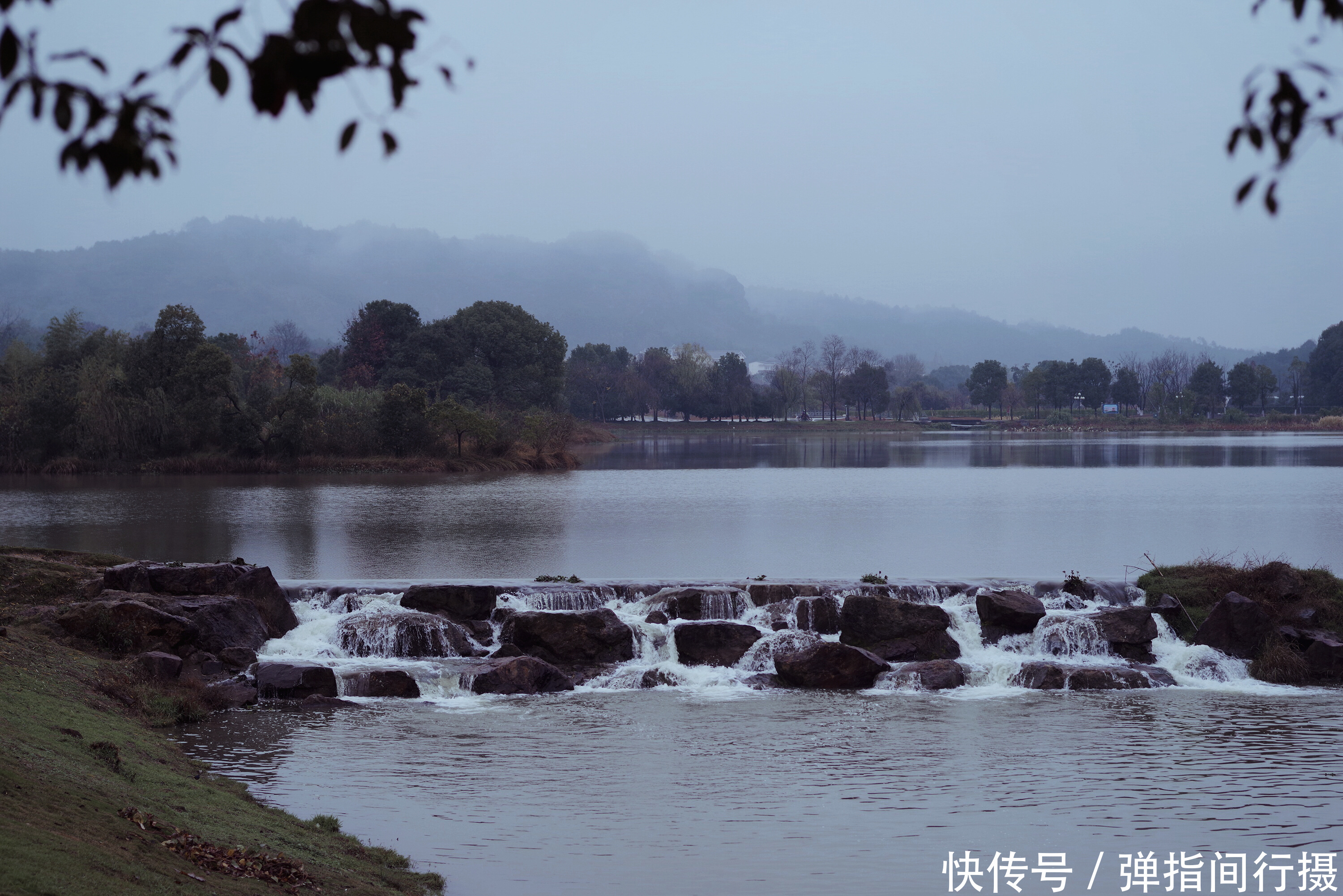 这里号称“中国道教发祥地”，山水美如水墨画，极富仙风道骨意境