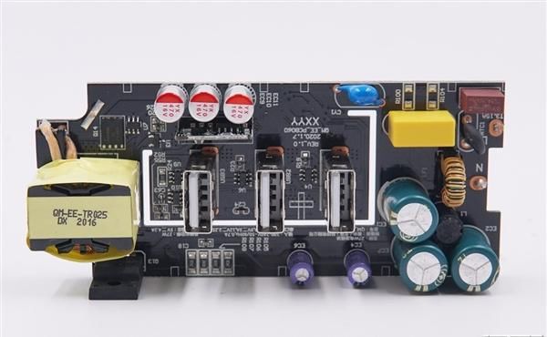 云星电子|三口USB+27瓦快充 米家插线板拆解:用料精细