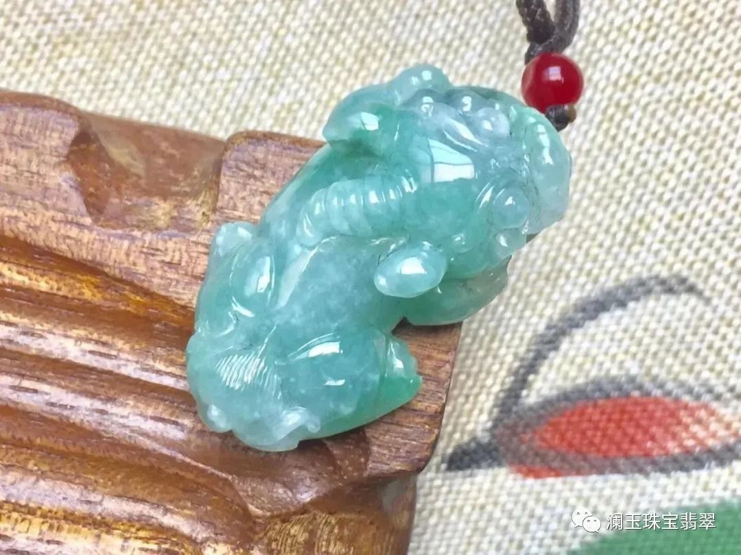 选购它■招财翡翠小挂件，就选这六种！