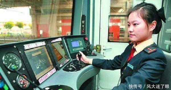  「睡觉」火车一开就是几十个小时，司机是如何坚持的？难道他们