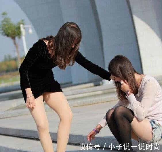 气质小姐姐紧俏的身材惹人喜爱，性感黑丝筒袜尽显小女人的魅力