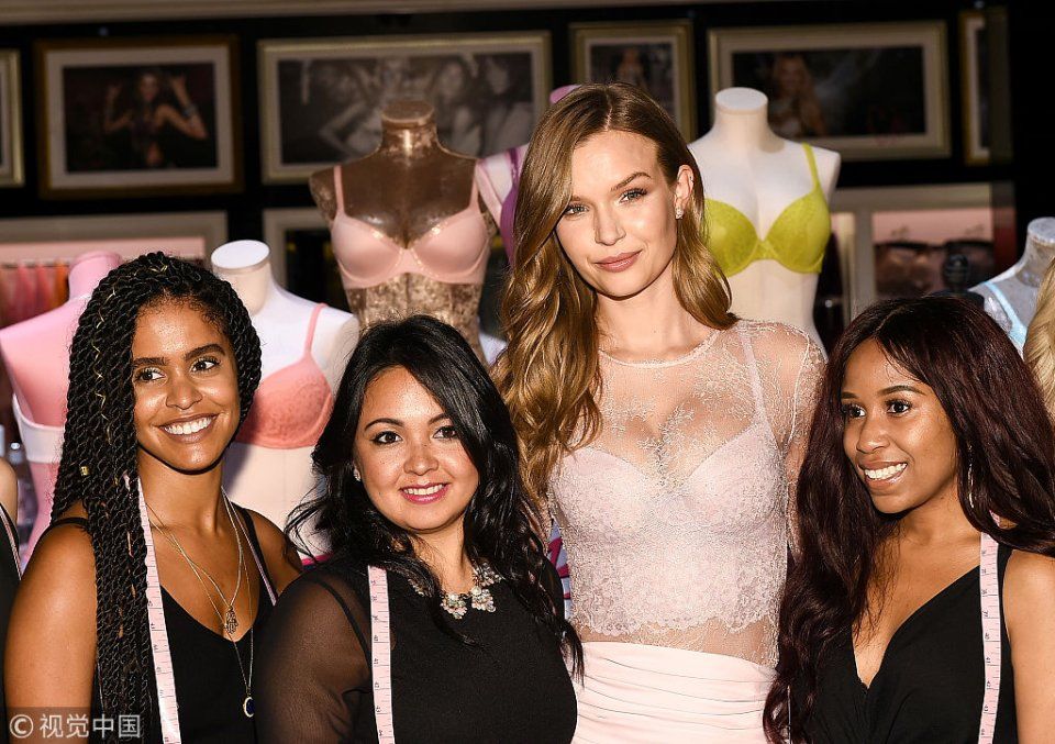 维多利亚的秘密推出年轻系列新品内衣  天使约瑟芬甜笑晒长腿美胸