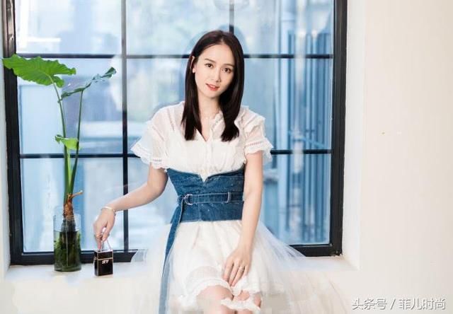 陈乔恩的腿到底有多细？这么窄的短靴也穿不满，网友：太羡慕了！