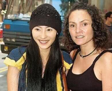 张柏芝晒与混血妈妈合照，不和谣言不攻自破，留言疑似暴露新恋情