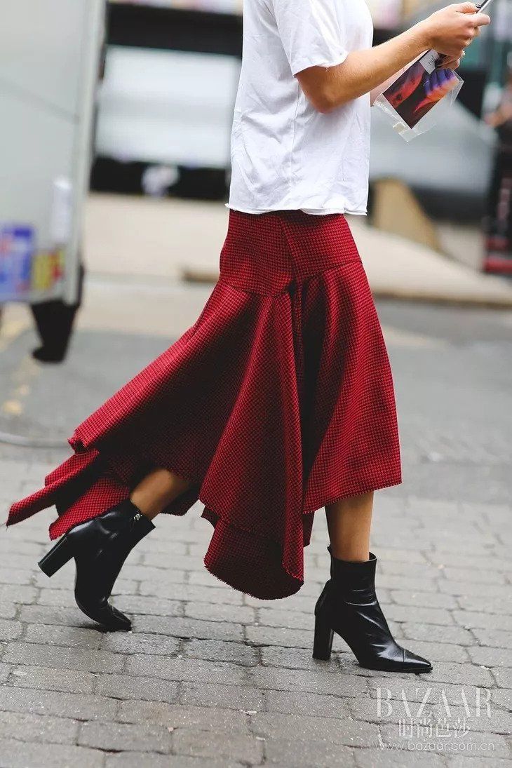 今年的秋冬流行色很吉利，还没到过年就要红火起来!