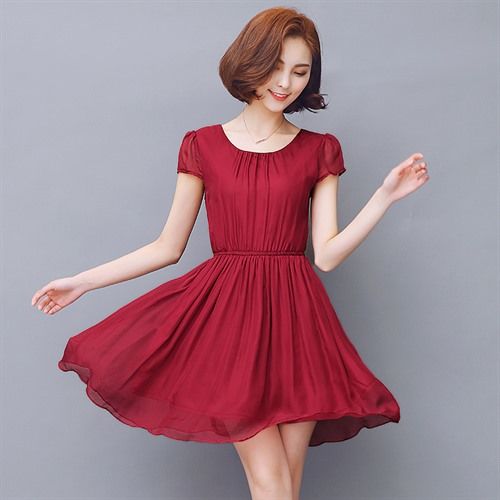 身材丰满的女人不要穿裙子，穿这样的“小女人”旗袍，风情万种