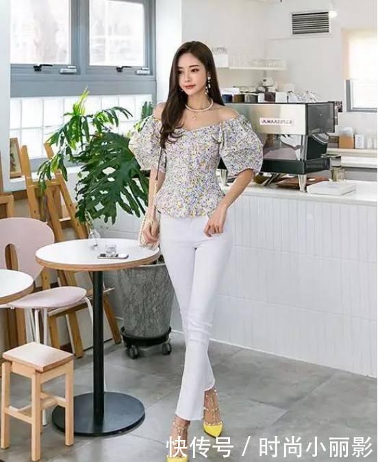 白色紧身裤是夏季的浪漫,秀出活力的曲线