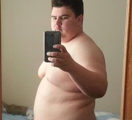 1年半男子从285斤瘦到145斤, 有女朋友后又反弹成臃肿的胖子