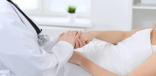  女性朋友|子宫“不好”的女性，一般会有“2黑2臭”的共性，但愿你一个不占