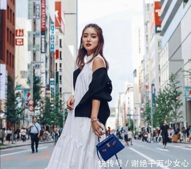 「风衣」春季单品怎样选?风衣就选长款的,裤子就选高腰的,抛开身高局限