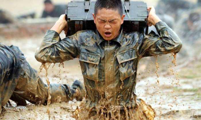 2019年第一个逃兵，家长四次前往部队，开除后罚款3.8万