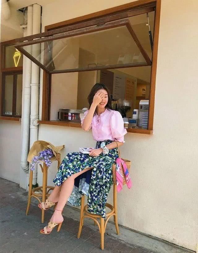  #时髦#夏日时髦小心机，这3款流行配饰轻松穿出少女感！