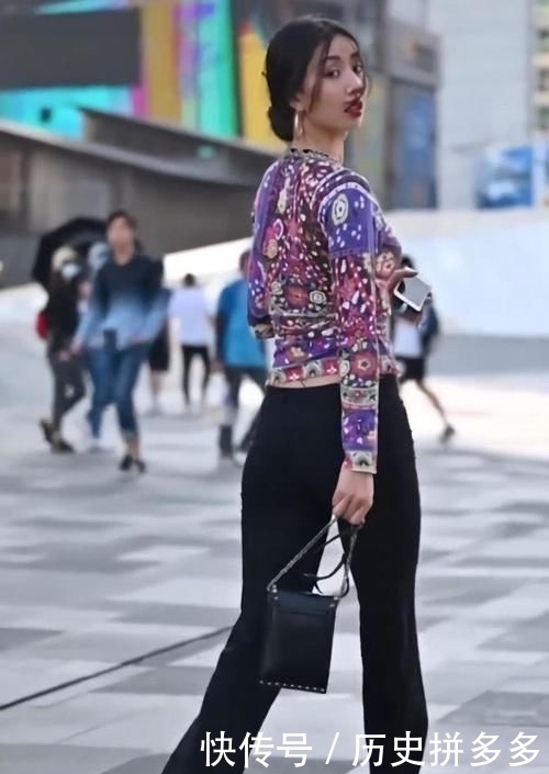 气质:时尚少妇紧身上衣,搭配超薄紧身裤,气质冷艳迷人