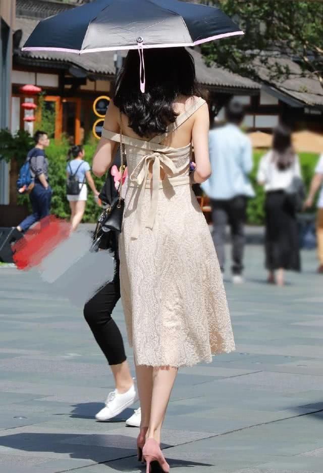 喜欢@皮肤这么白,还喜欢穿白裙子,难怪能这么“仙”