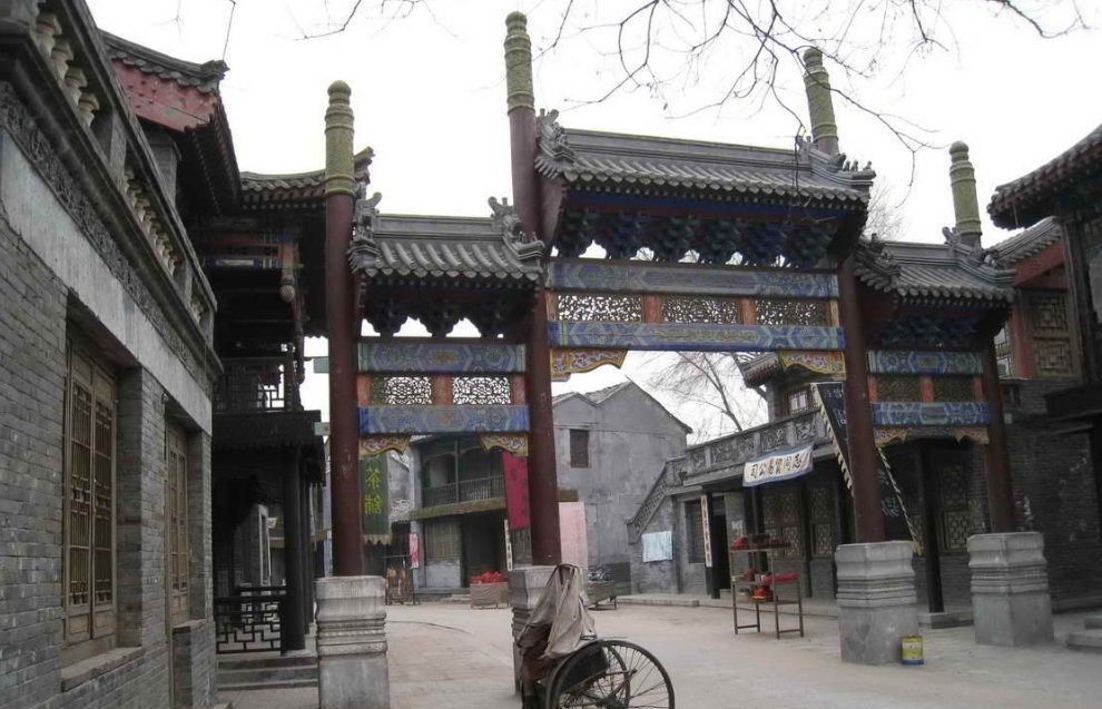  电视剧：一部部经典的电视剧在“飞腾影视城”里诞生，谱写出动人的旋律和伟大的篇章