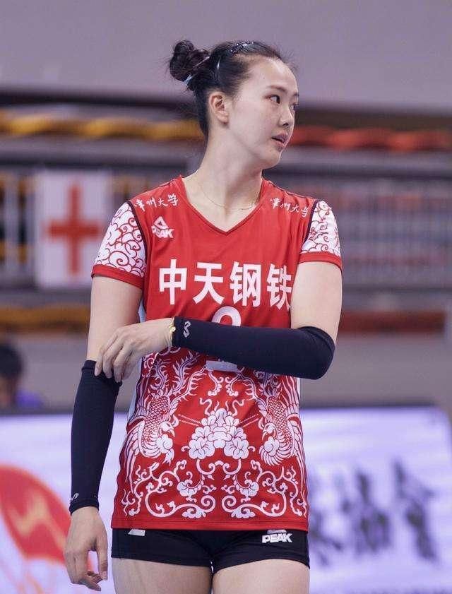  『朱婷』张常宁作为主力队员，比李盈莹到底强在哪？