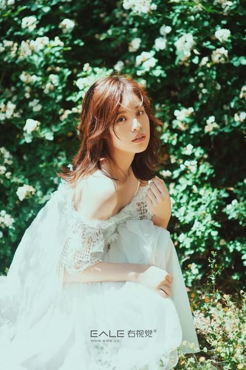 必收藏！百张女孩与花摄影作品！-右视觉十周年饕餮视觉盛宴。