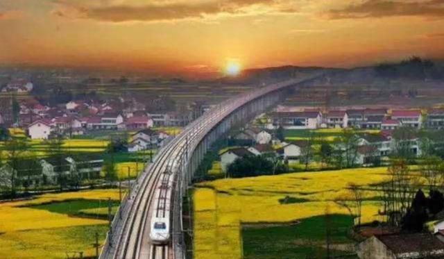  交通网络|穿越秦岭！中国修建史上十分艰难的铁路，时速仅250公