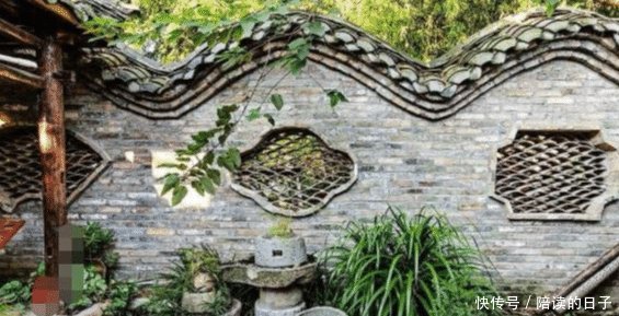  「农村」农村经常有人上门收“旧石头”，这些废弃的旧石头，用