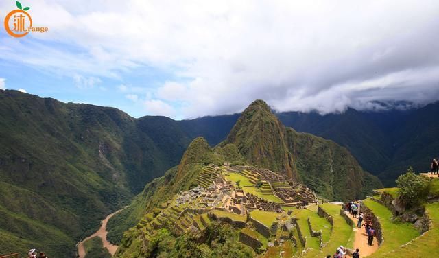 它被称为天空古城，建在1000多年前梯田之上，却被隐藏四个多世纪