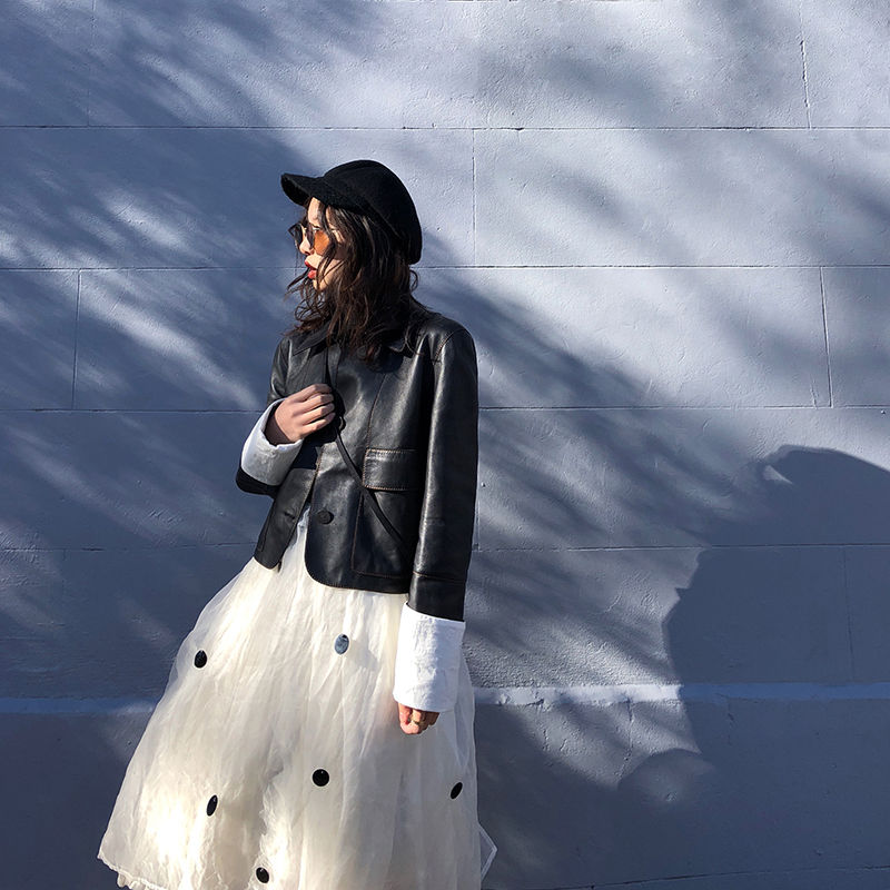 别傻买棒球服了!今年秋天流行这样穿搭，不艳不俗，还很时髦