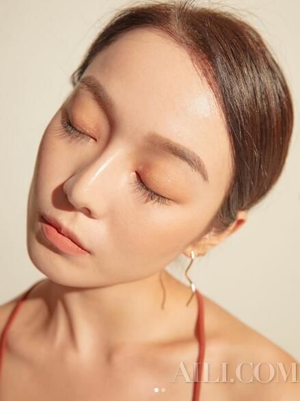 【时期】闷出“保养瓶颈期” 特殊时期换季护肤不能加码了？