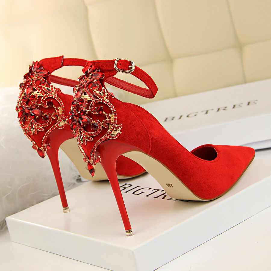 老婆穿这种“仙女鞋”，美呆了!洋气迷人，你心动吗?