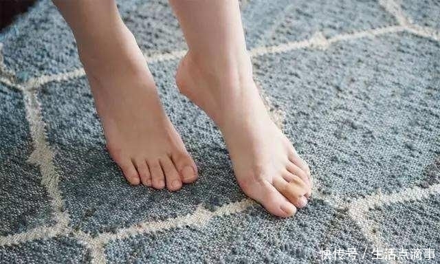  「高跟鞋」高跟鞋露脚指头好看，还是不露脚指头好看呢