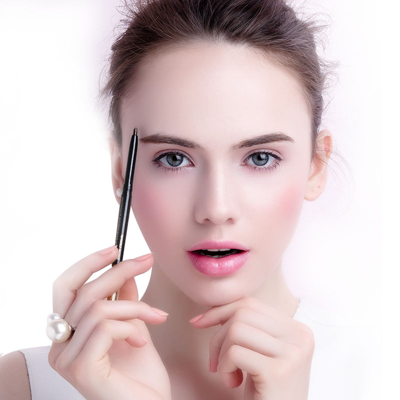 千万别去纹眉，很难看!化妆师教你一招，三步画出好看眉毛