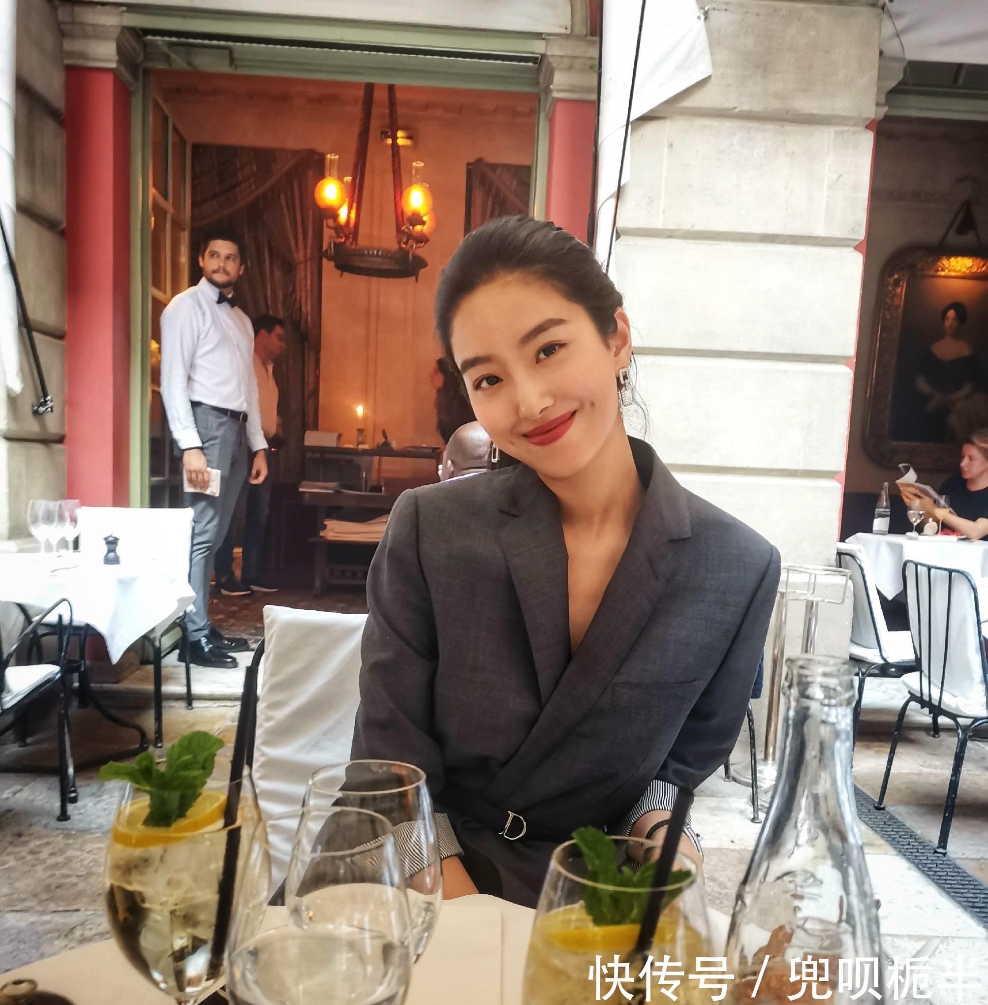 裸色■裸色短T黑色健身裤,大秀小蛮腰!,27岁杨采钰晒健身照
