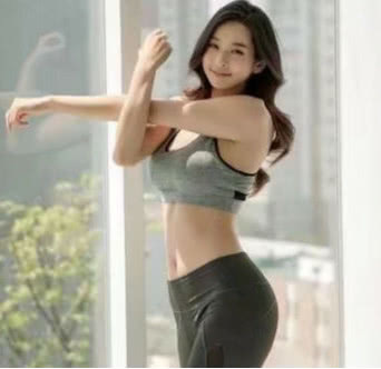 身裤彰显小姐姐黄金比例身材