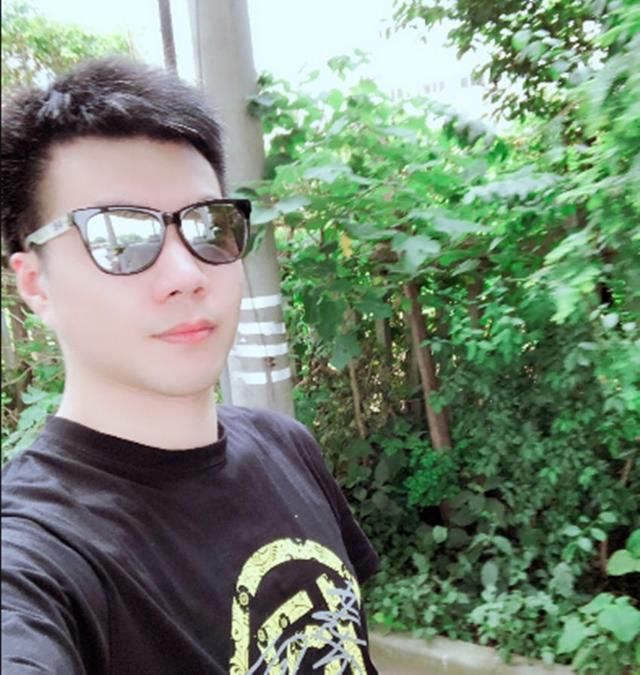 周五曝光，黄毅清称掌握“铲屎官出轨证据”！网友评论亮了