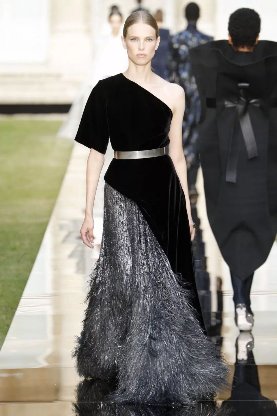 全球最顶级的高定时装周，汇集了世上所有女生的梦想!!