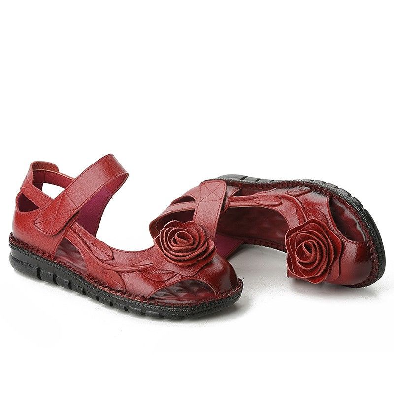 难怪四五十岁女人都不穿高跟鞋，今年流行的妈妈鞋太美了，超舒适