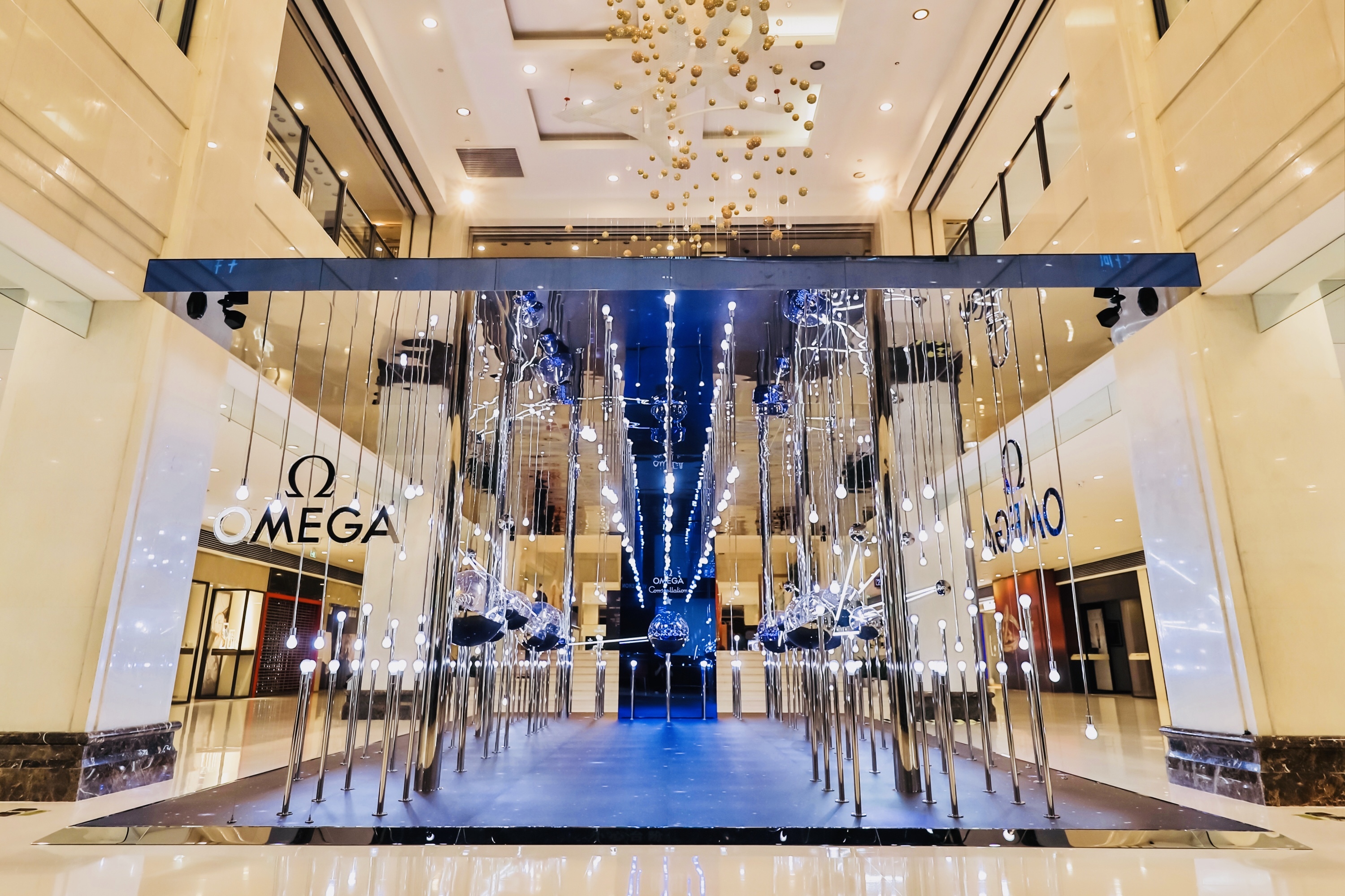 看看表，还能拍一拍脚下的星空