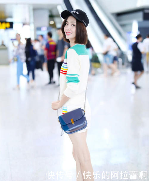 佟丽娅“没洗头”就敢出来秀美腿啦，不得不佩服你的大长腿很美！