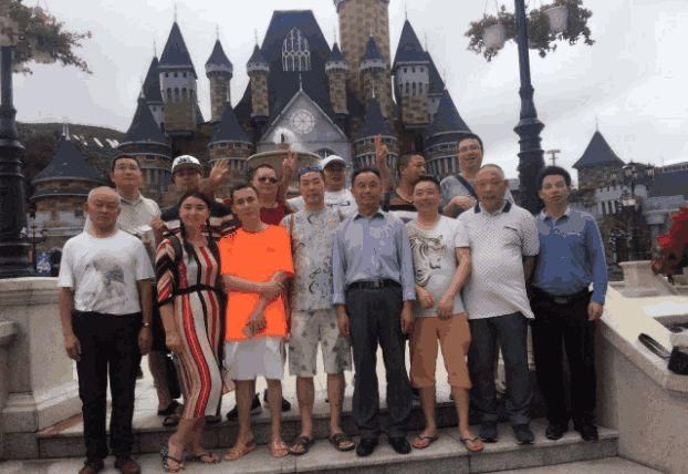 一边说要对中国免签，另一边又在说我们坏话，真是摸不透