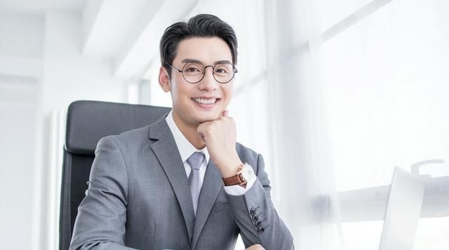  『领导』靠关系当上领导，该怎么服众？反烧上任三把火，以静制动是上策