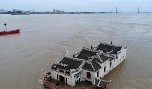  [现存]现存最“牛”的钉子户，屹立长江700年，受国家保护无人敢