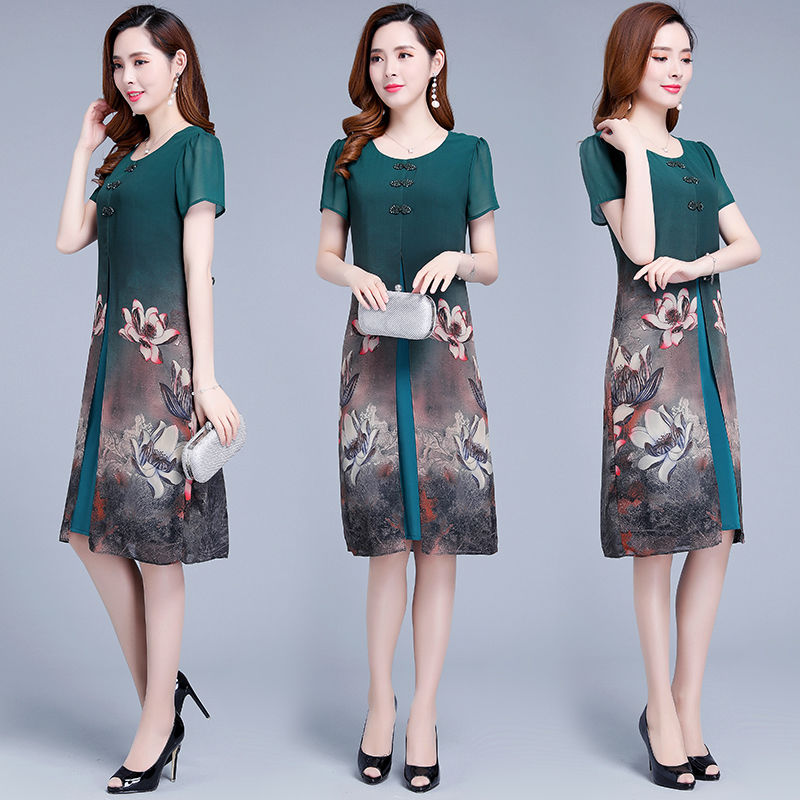 厉害了!厉害了我的妈妈!穿这几套衣服出门都以为是我的姐姐