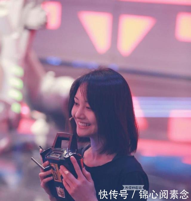 郑爽再次被抹黑，她爸爸坐不住发微博来澄清了