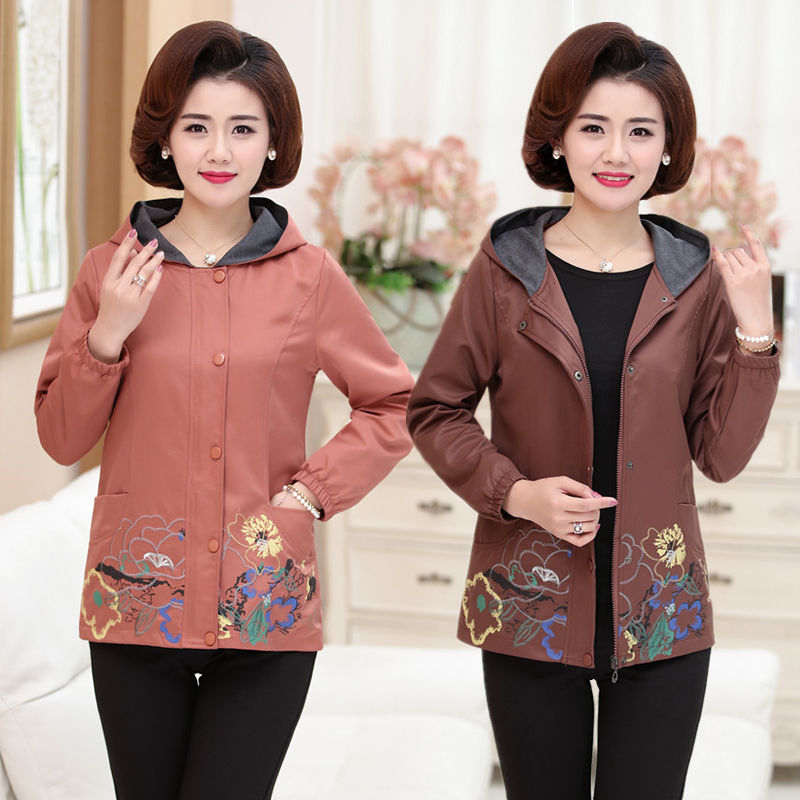 40岁的女人，这些外套随便挑件穿，瞬间年轻不止10岁