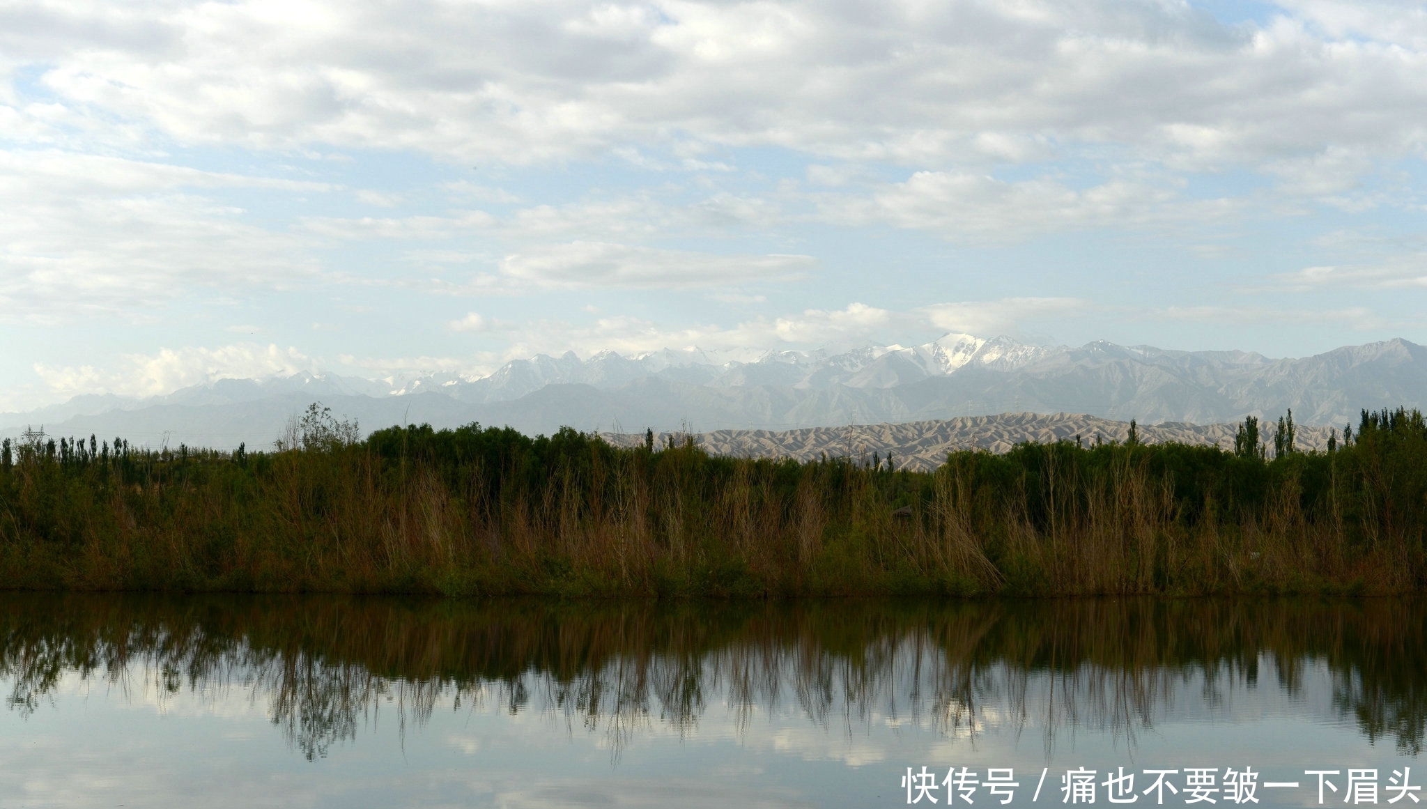 嘉峪关上的秋日瞭望