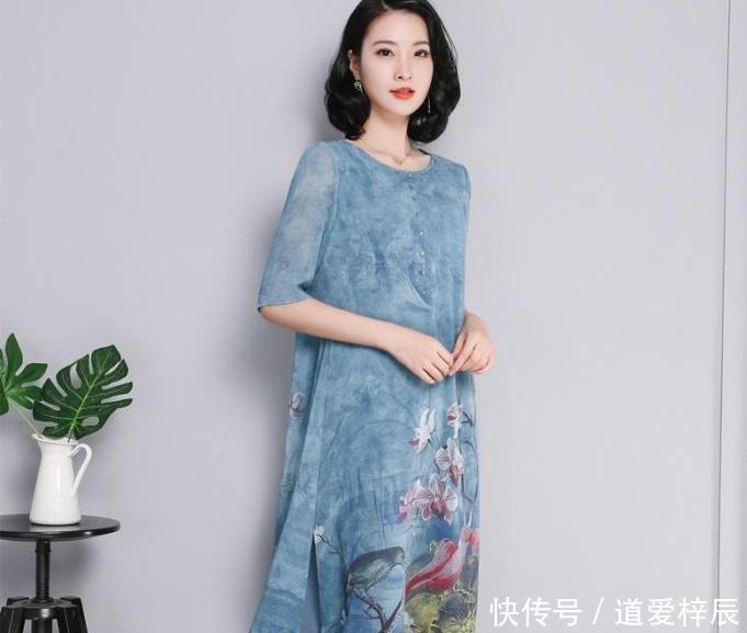  女人|39岁以上的女人别穿得太随意了，穿上这款真丝连衣裙，美丽又高贵