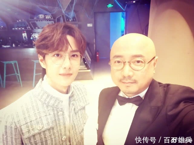  [徐峥]徐峥深夜现身上海，直奔酒吧却不戴口罩，怕被认出还用围巾裹脸