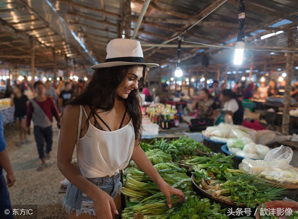 盛夏美女们都这样穿戴的