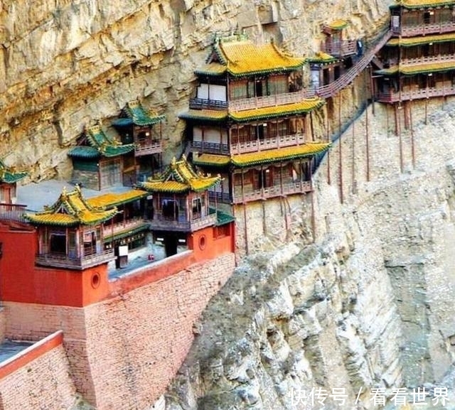 山西自驾旅行墙壁是悬崖,楼下就是万丈深渊!网友:吓到走不动