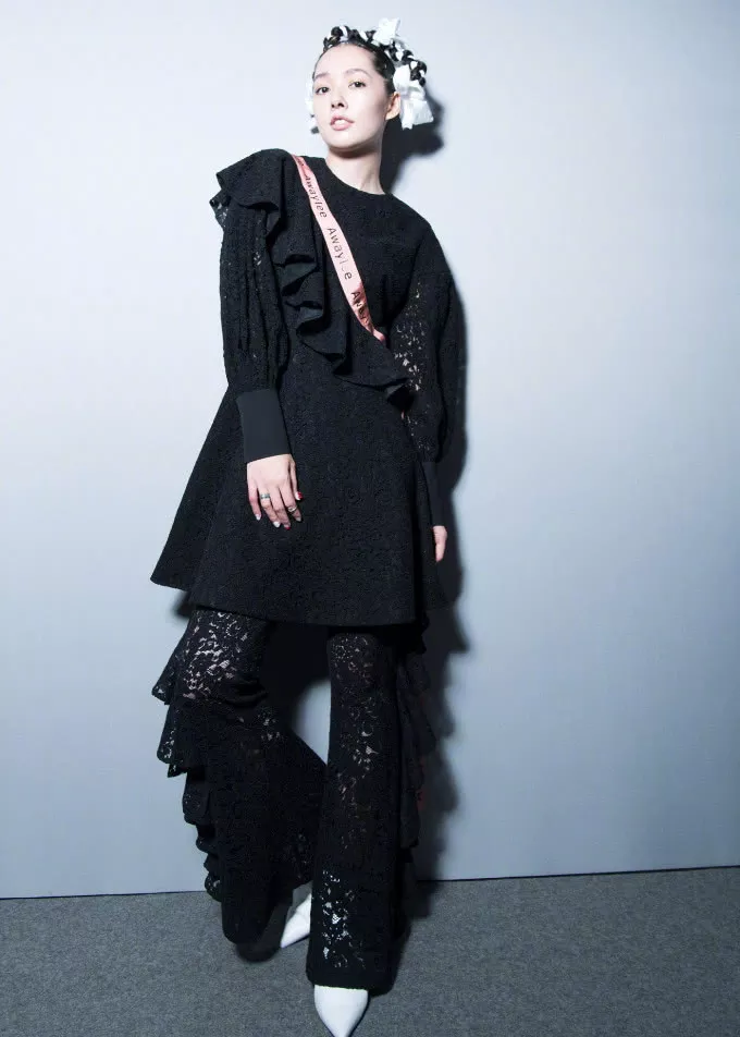 郭碧婷高清私房照曝光，穿蕾丝抹胸清纯性感，难怪被王思聪约饭！