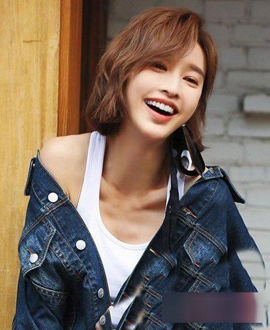 张俪短发发型，适合广大妹子们平时梳理的发型！