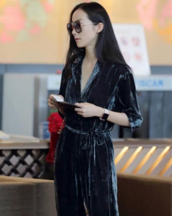 韩雪穿错衣服气质全无，瞬间老了好几岁，网友:就一中年阿姨!